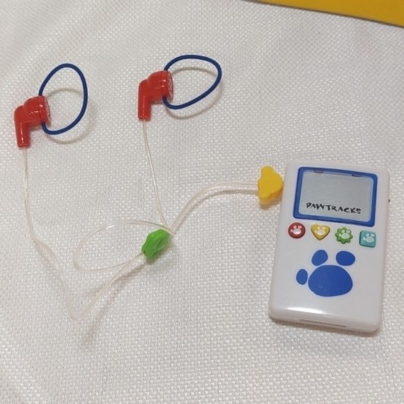 Build•A•Bear Snowboard/Pack and Pawtracks Player - Picture 6 of 16